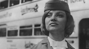 «Ларису Ивановну хочу»: 7 очаровательнейших советских актрис, сыгравших роли стюардесс в наших любимых фильмах