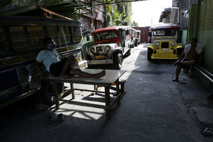 Коронавирус больно ударил по водителям филиппинских джипни