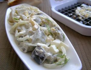 Простой и вкусный салат из баклажанов - как грибы