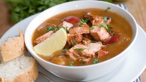 Рыбный суп по-гречески: рецепт Джейми Оливера