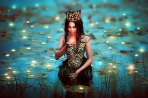 Лесные принцессы и русалки: пермский фотограф снимает сказочных красавиц в лесах Прикамья