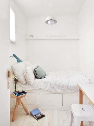 Как оформить маленькую спальню: 10 главных правил