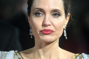 Неидеальная Джоли — кстати, одна из самых красивых женщин мира
