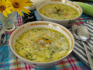 Сырный суп с фаршем и луком-пореем