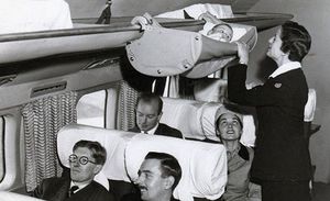 Как дети путешествовали на борту самолета в 1950-х