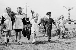 Школьные годы чудесные: 20 ретро фотографий о жизни советских школьников в 1950-х годах﻿