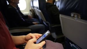 Почему нельзя самостоятельно искать упавший в самолете телефон