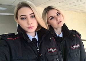 Красавицы в погонах: как выглядят женщины-полицейские в разных странах