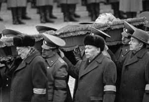 Похороны Брежнева: что вызвало смех у наблюдавших за церемонией