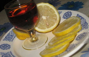 Откуда взялась традиция закусывать коньяк лимоном