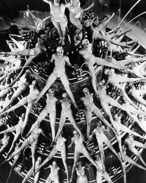 1930−1943 годы: калейдоскопические танцы Басби Беркли