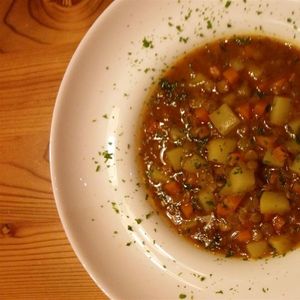 Вкусный суп из чечевицы по-гречески