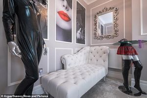 Секс-ночевка: апартаменты в стиле «50 оттенков серого» доступны для аренды на сайте Airbnb