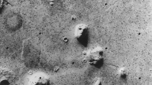 «Ложки» и «человеческие кости» – находки на поверхности Марса