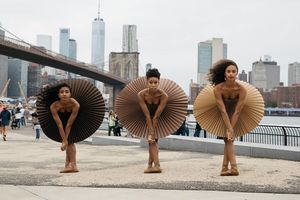 Балерины в пачках из оригами в необычном фотопроекте под названием «Плие»