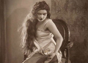 Самые красивые девушки мира на открытках 1900-х годов