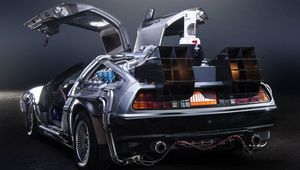 Полиция задержала водителя DeLorean, разогнавшегося до 89 миль в час