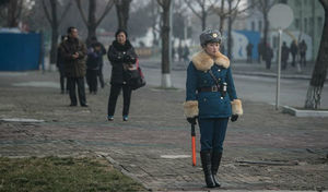 В северокорейскую дорожную полицию выбирают только красивых девушек