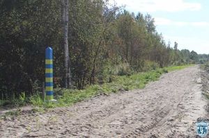Кажется, они что-то знают: на границе с Украиной белорусские пограничники строят стену
