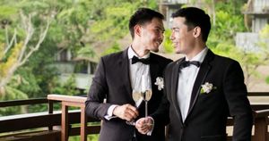 Два австралийца поженились ради вечеринки во время карантина