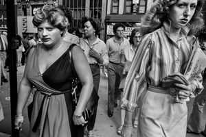 Черно-белая реальность Нью-Йорка 80-х на фотографиях Брюса Гилдена