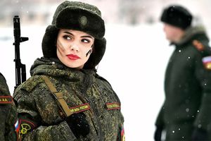Почему женщин России не призывают в армию. И в ближайшее время не будут