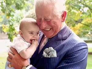 Самые трогательные фотографии королевских бабушек и дедушек с внуками