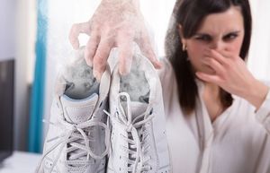 12 советов, как устранить неприятный запах в кроссовках