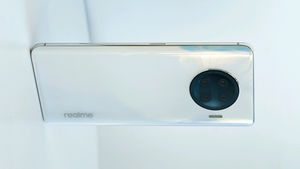 Realme Race – характеристики и дизайн первого смартфона на Snapdragon 888