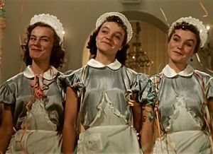 Спустя 64 года после съёмок: сестрички-официантки из фильма «Карнавальная ночь»