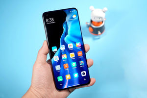Xiaomi Mi 11 в деталях на фотографиях