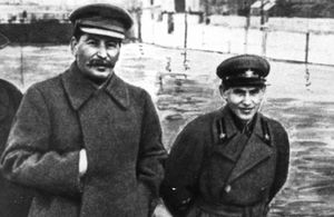 Какие секретные папки собрал Ежов на Сталина