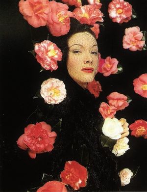 На грани сюрреализма: потрясающие фотографии Эрвина Блюменфельда, сделанные в 1940-х годах