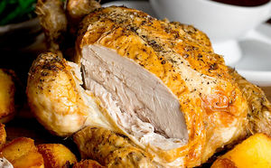 Рождественская курица. Опускаем в маринад на 2 часа, а потом печем: мясо становится мягкое, как крем