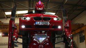 #видео дня | Робот-трансформер из настоящего автомобиля BMW