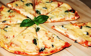 Пицца-пятиминутка без дрожжей, выпечки и выстаивания теста