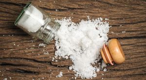 Как с помощью соли избавиться от долгов и наладить жизнь в Новом году