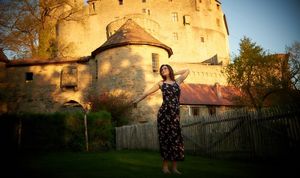 Россиянка поделилась впечатлениями о жизни в средневековом замке: на деле вышло несказочно