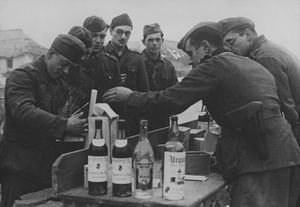 «Фронтовые сто грамм» Гитлера: что пили немцы перед боем
