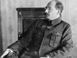 Почему Анатолий Луначарский в 1922 году запретил свастику в СССР