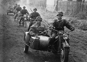 Немецкие мотоциклисты в «Химках»: куда дошли немцы осенью 1941 года