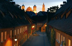 Почему жильё в баварском Фуггерае стоит 1 евро в год, но поселиться там могут далеко не все