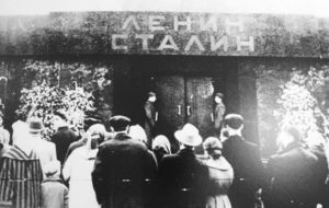 Почему гроб Сталина не накрыли бетонными плитами, как планировалось