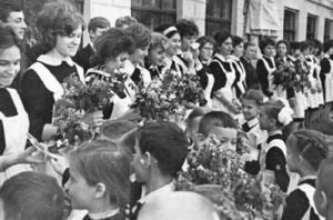 До свидания школа: архивные фото выпускниц 1970-х