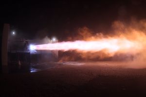 SpaceX провела испытания нового ракетного двигателя
