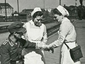 Немецкие медсёстры на Восточном фронте: чем они занимались