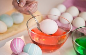 10 креативных идей для украшения пасхальных яиц, которые потом и есть будет жалко