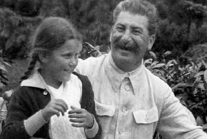 Почему дочь Сталина носила фамилию матери