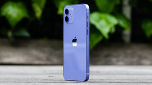 Фиолетовые iPhone 12 и 12 mini поступили в продажу в России