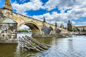 Занимательная анимация раскрыла тайны строительства Карлова моста в Праге, которому более 600 лет